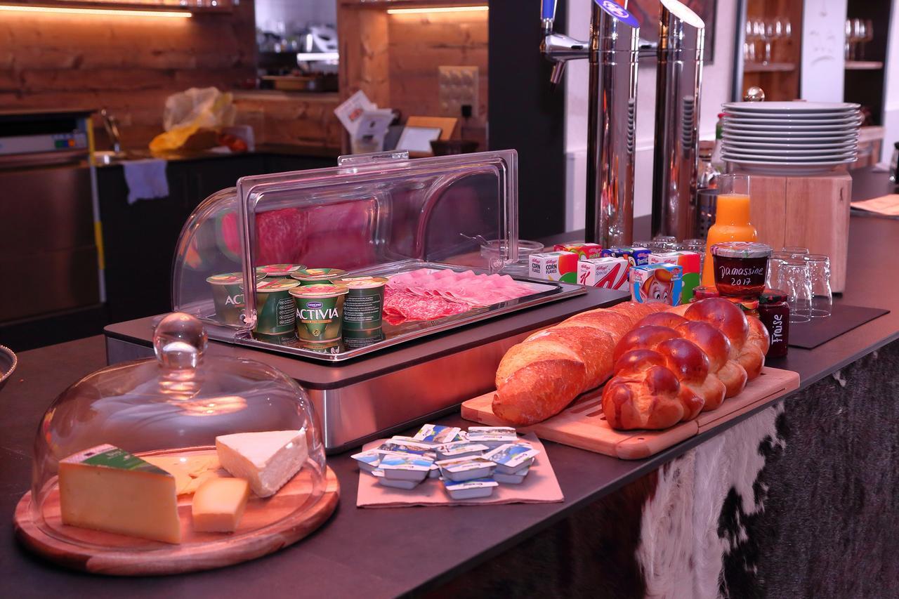Hotel-Rotisserie La Tour Rouge Делемон Екстер'єр фото